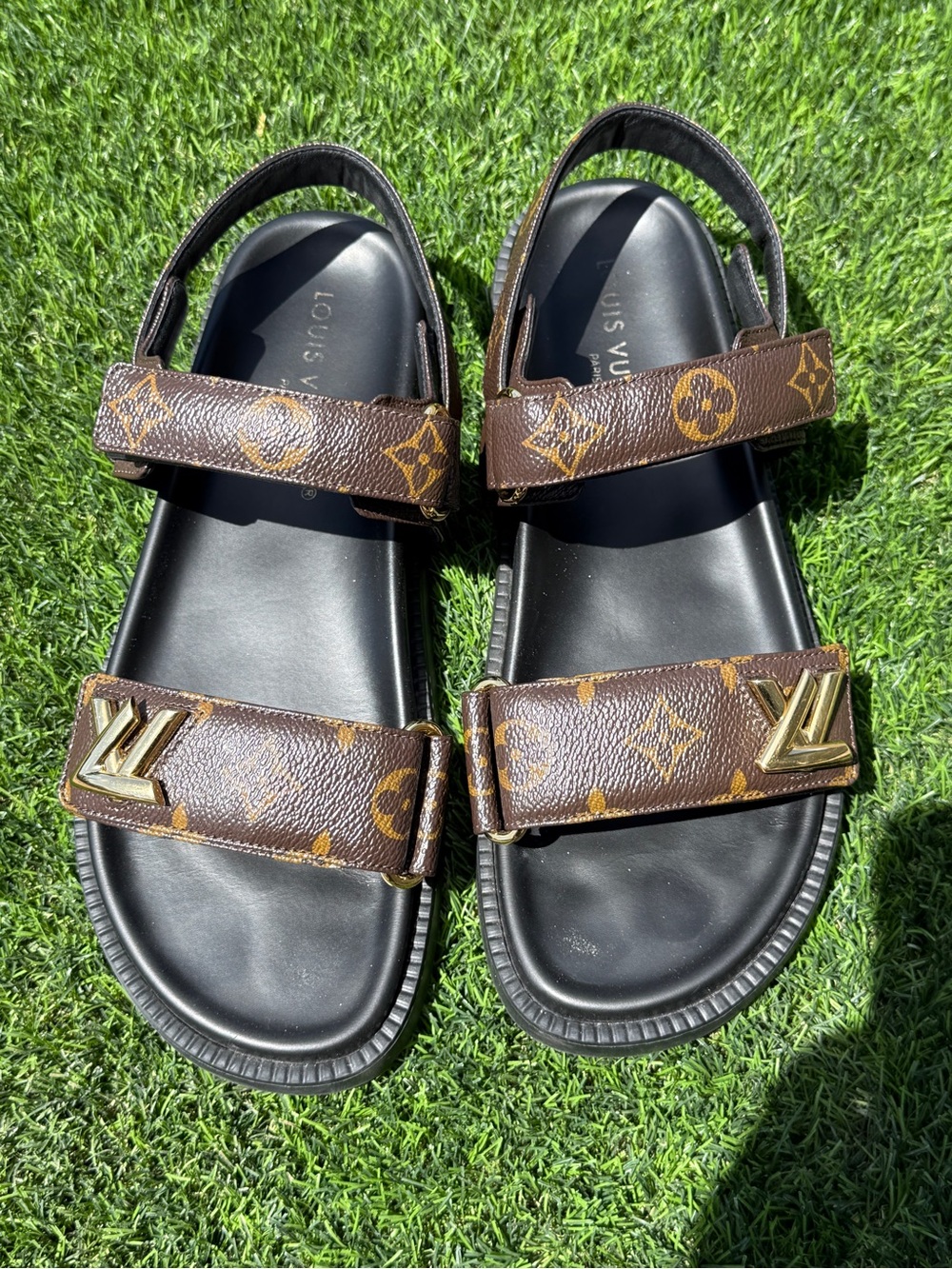 Louis Vuitton Sunset Flat Comfort Sandal - Picture 3 of 8